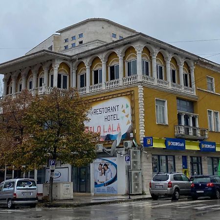 Pilo Lala Hotel Lushnjë Extérieur photo