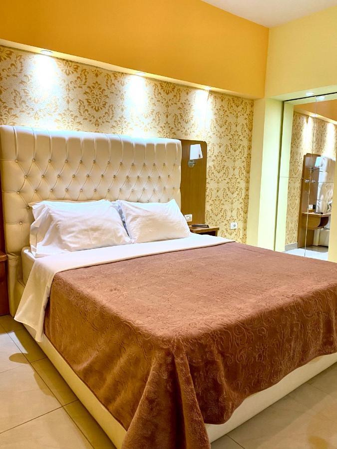 Pilo Lala Hotel Lushnjë Extérieur photo